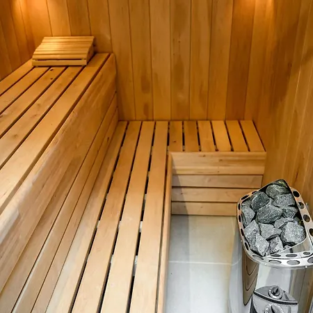 Vakantiehuis Beautiful Group Loft With Sauna Near The Julianadorp