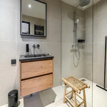Vakantiehuis Beautiful Group Loft With Sauna Near The *